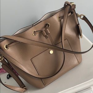Michael kors bucket bag
